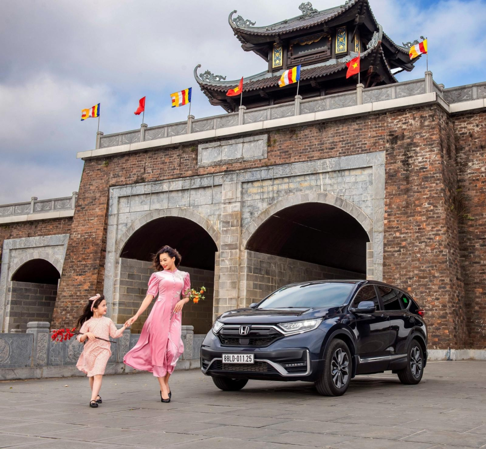Honda CR-V đang nhận ưu đ&atilde;i tới 140 triệu đồng tại đại l&yacute;.
