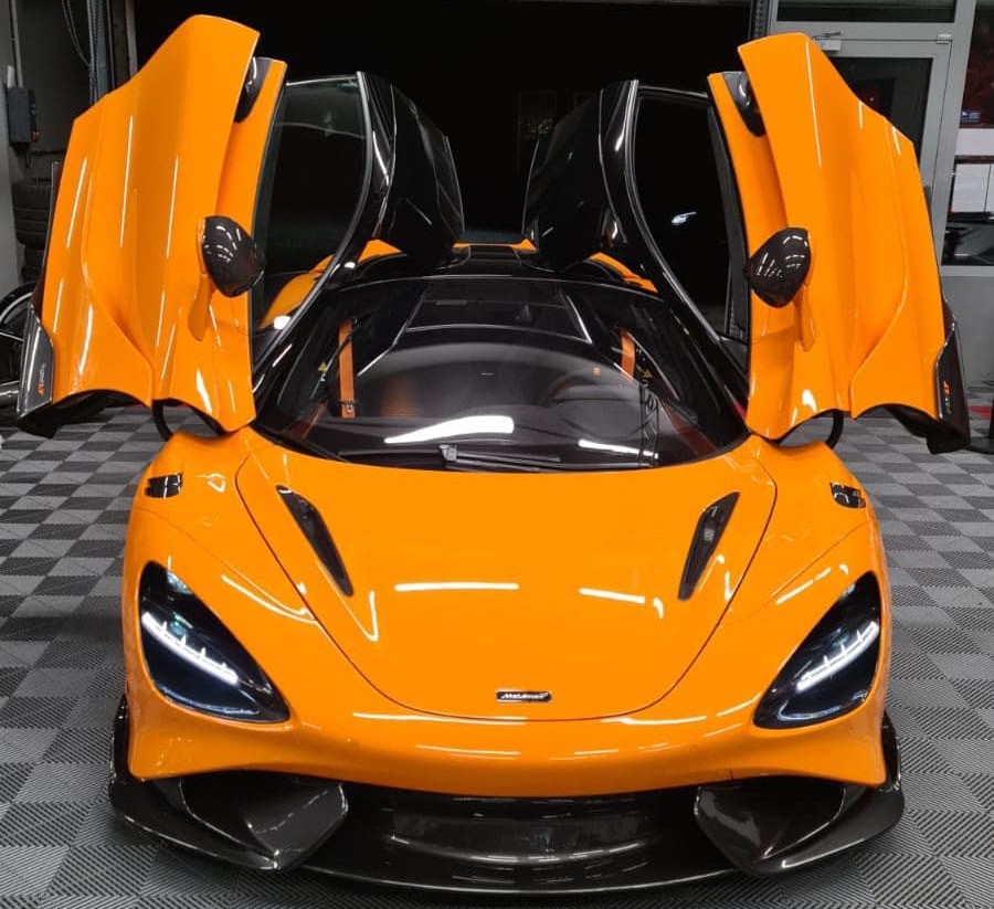 H&igrave;nh ảnh si&ecirc;u xe giới hạn McLaren 765LT l&uacute;c c&ograve;n ở đại l&yacute; nước ngo&agrave;i