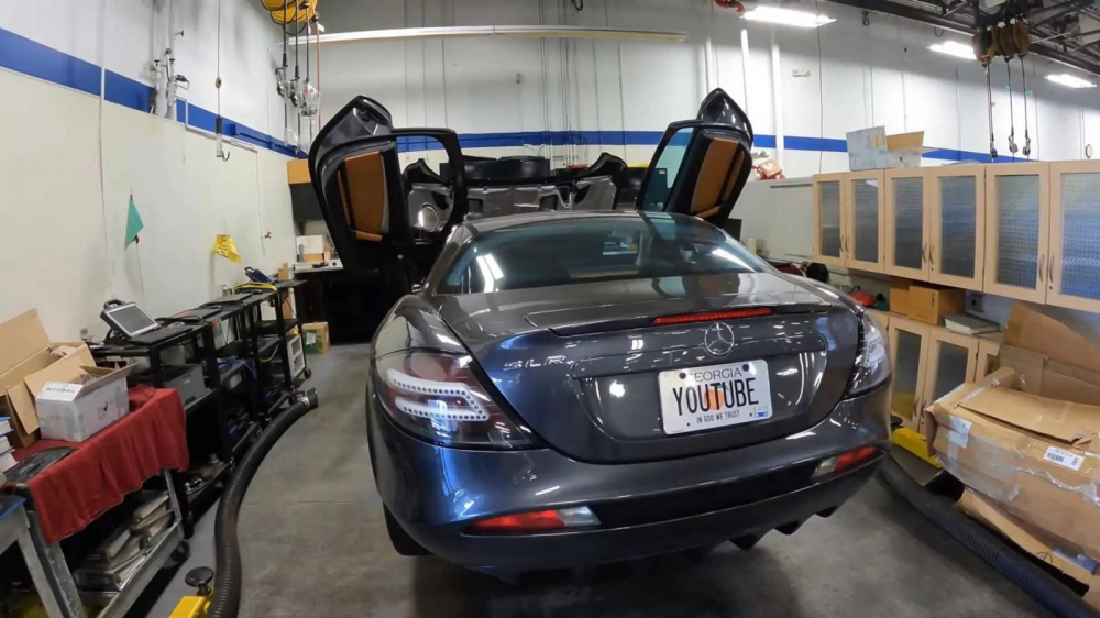 Chiếc Mercedes-Benz SLR McLaren ngốn của ông Bolian số tiền bảo dưỡng lớn