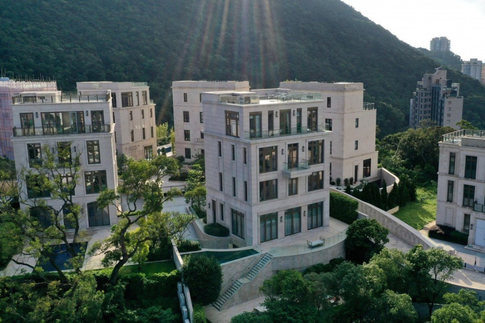 Giá căn hộ tại khu The Peak rất cao, kéo theo chỗ đỗ xe đắt đỏ