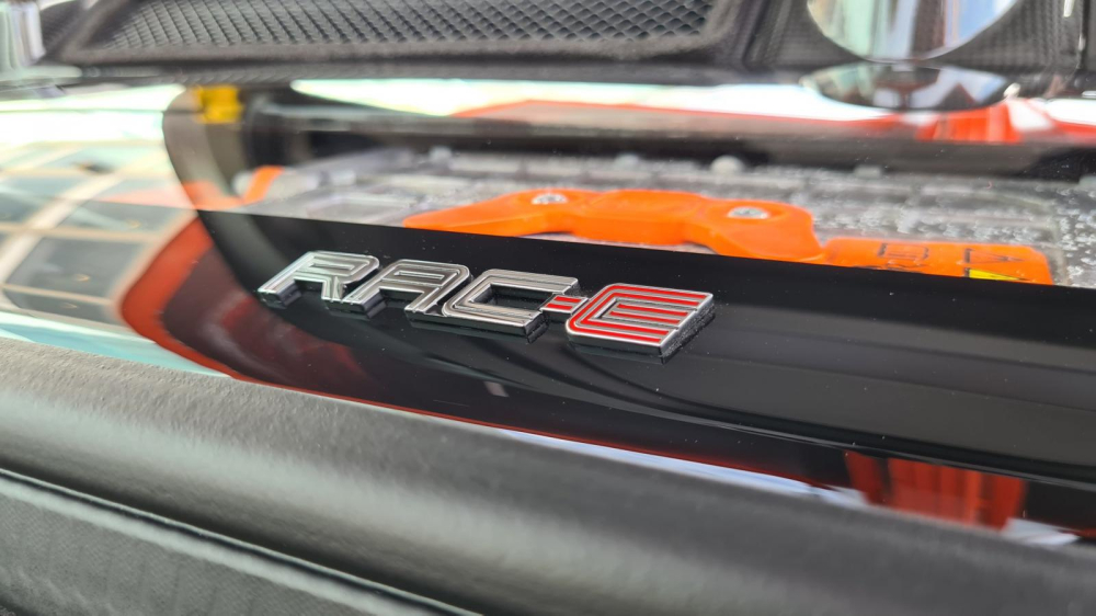 SF90 Spider c&oacute; c&ocirc;ng suất tối đa 986 m&atilde; lực