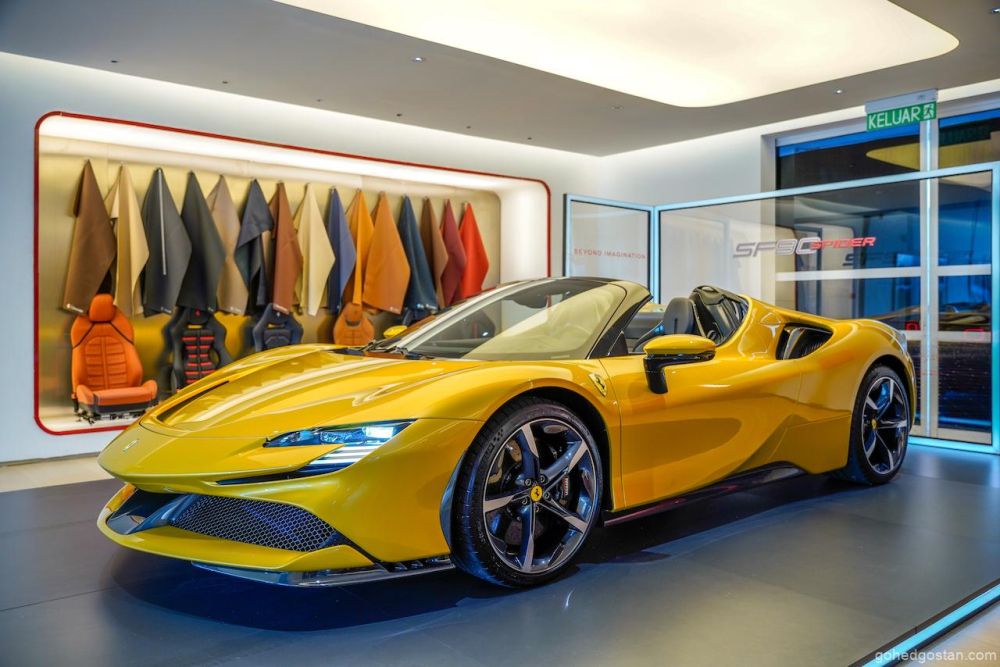 SF90 Spider cũng đang l&agrave; chiếc si&ecirc;u xe mui trần mạnh nhất của Ferrari