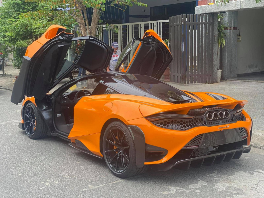 Đây là chiếc xe McLaren 765LT thứ 4 tại Việt Nam