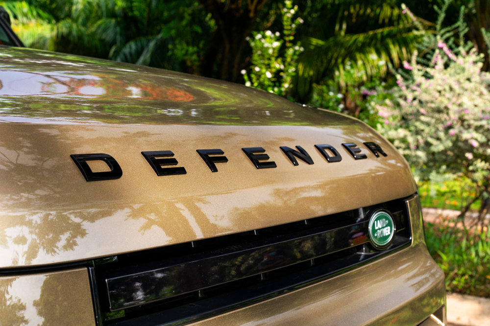 Land Rover Defender 90 nhỏ gọn sắp ra mắt tại Việt Nam.