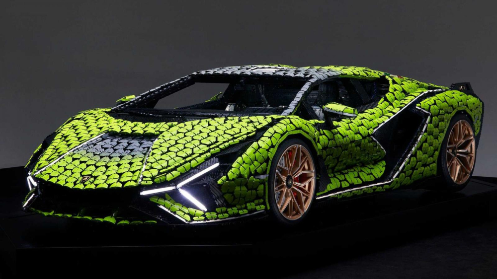 Ph&iacute;a trước của m&ocirc; h&igrave;nh Lego Si&aacute;n 1:1