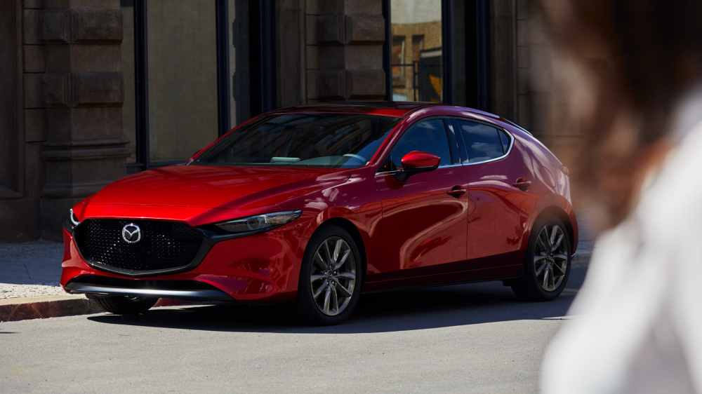 Ở thế hệ mới, Mazda3 lột x&aacute;c hướng tới phong c&aacute;ch sang trọng hơn.