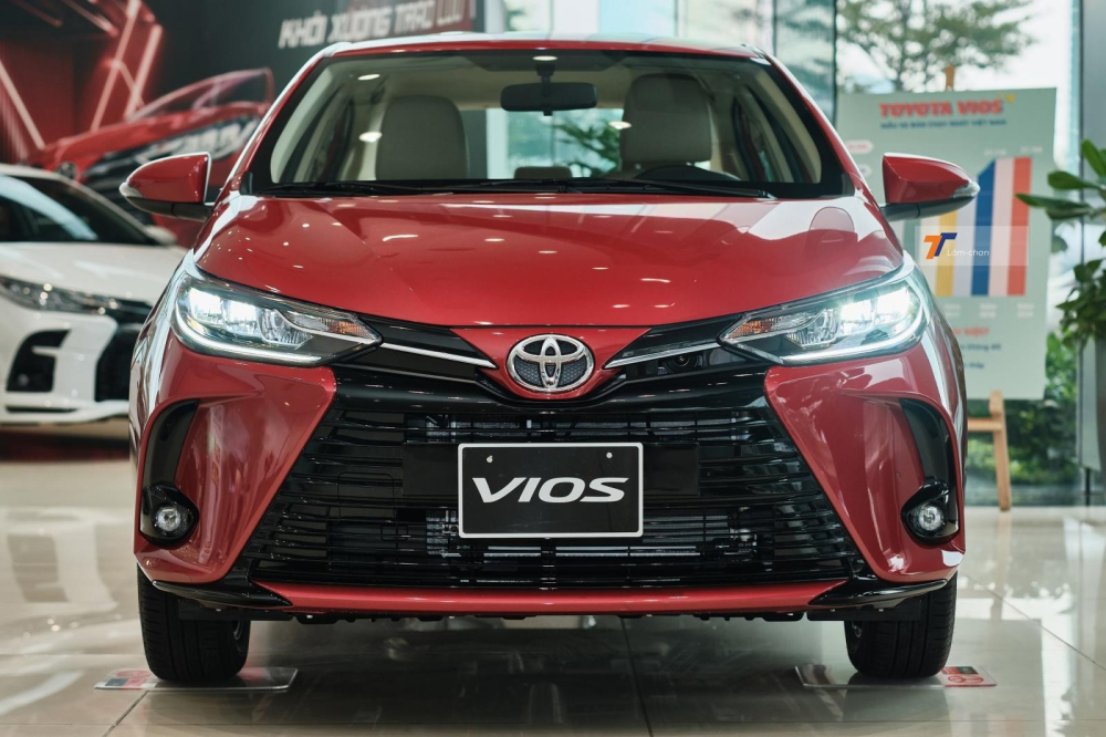 Toyota Vios G CVT lại l&agrave; phi&ecirc;n bản được kh&aacute;ch Việt chuộng nhất.