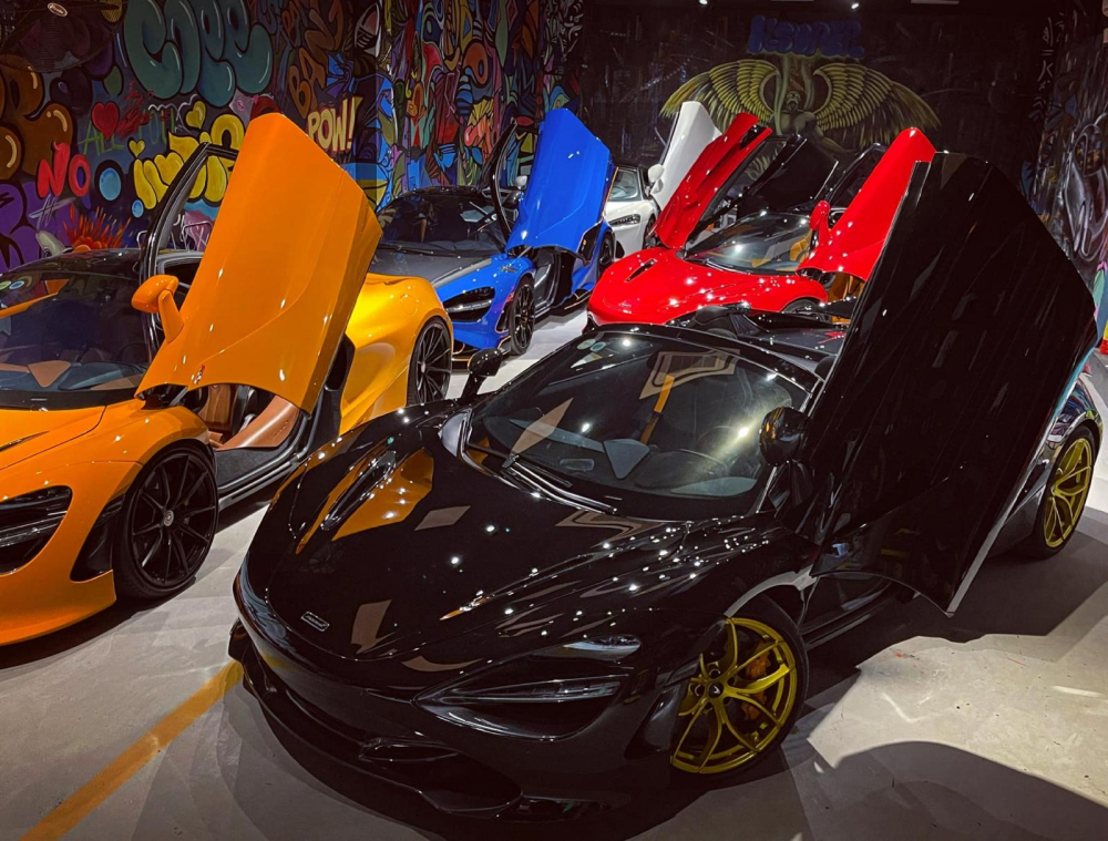 Có 5 chiếc siêu xe McLaren chen chúc trong garage chỉ đủ 10 chiếc xe đỗ Có 5 chiếc siêu xe McLaren chen chúc trong garage chỉ đủ 10 chiếc xe đỗ