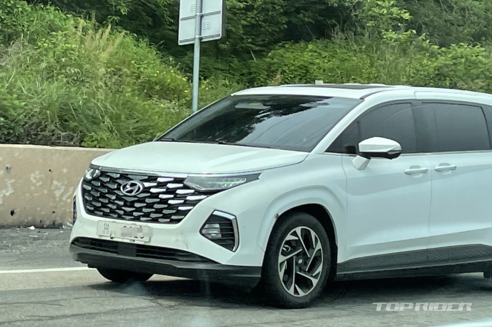 Hyundai Custo với lưới tản nhiệt mạ crôm Hyundai Custo với lưới tản nhiệt mạ crôm