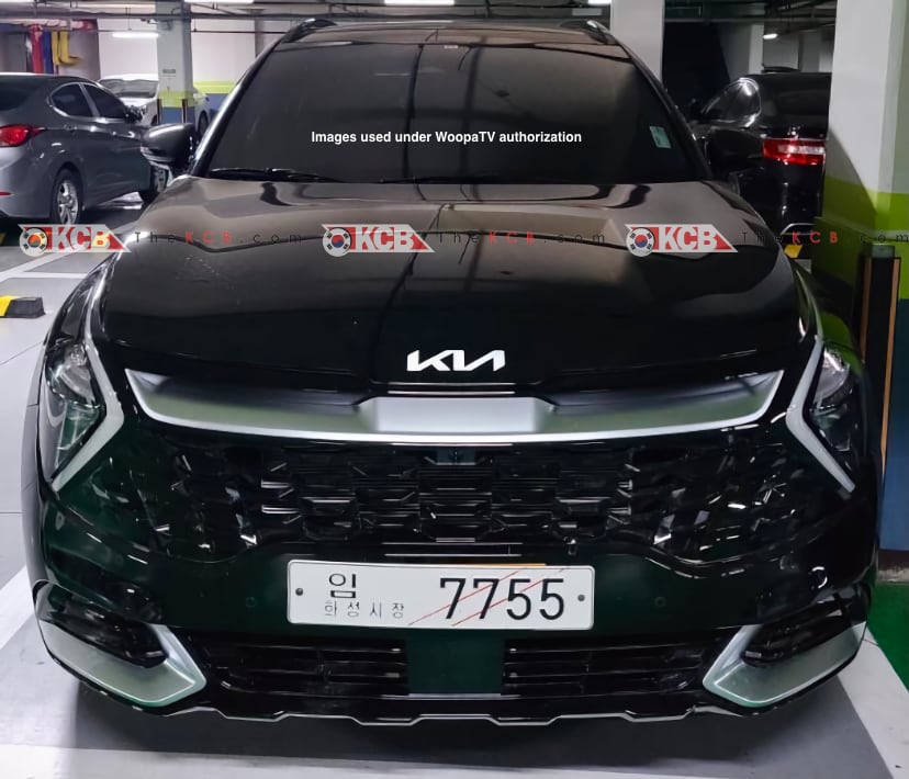 Cận cảnh đầu xe của Kia Sportage 2022 bản X-Line