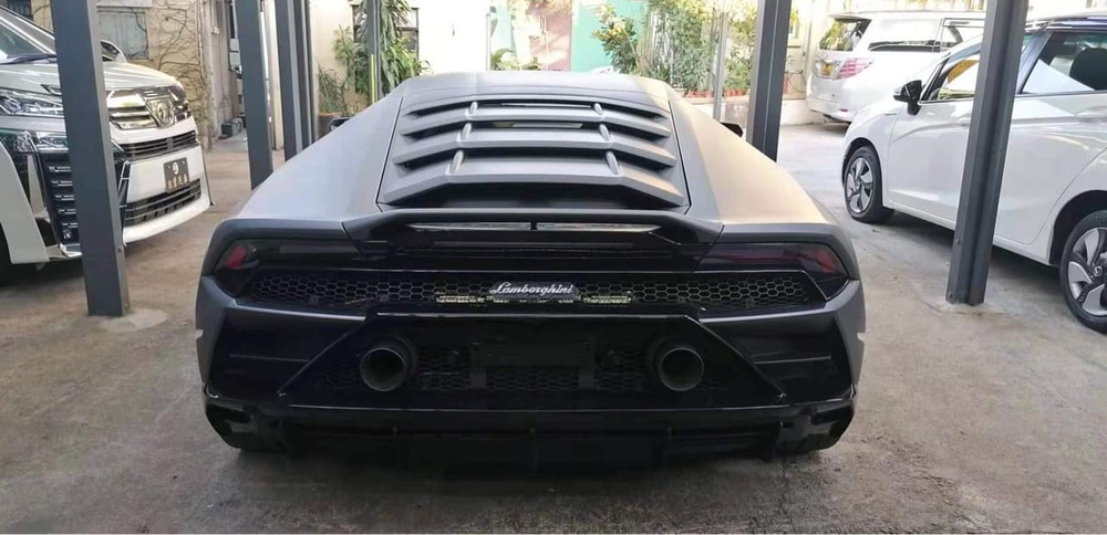 Thiết kế đuôi xe của Lamborghini Huracan EVO Thiết kế đuôi xe của Lamborghini Huracan EVO