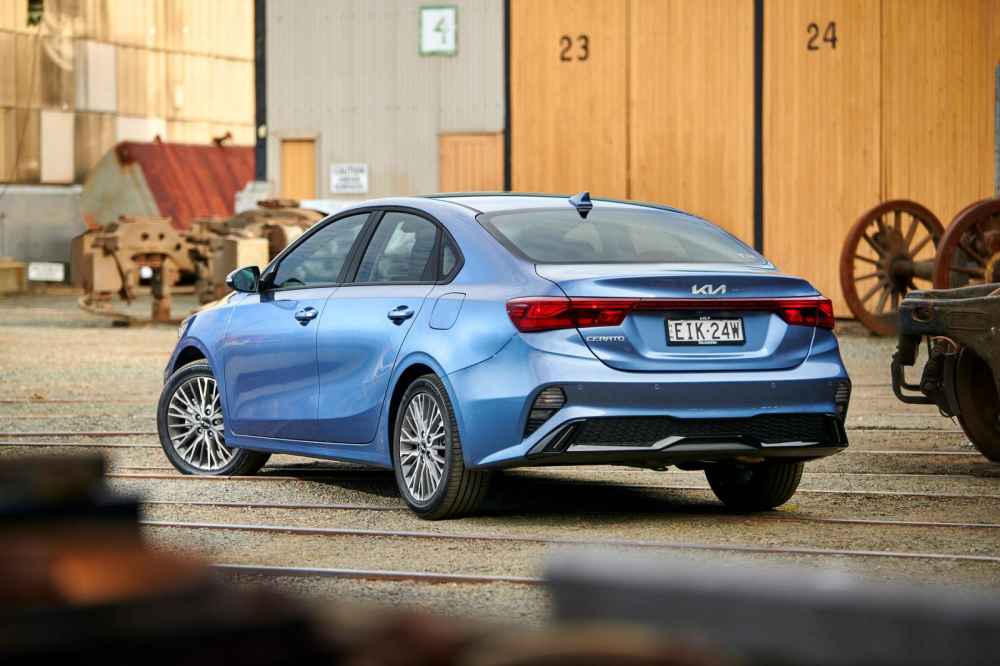 Thiết kế đằng sau của Kia Cerato 2022 có nhiều điểm tương đồng với đầu xe