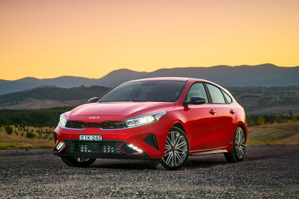 Kia Cerato 2022 vẫn dùng lưới tản nhiệt mũi hổ đặc trưng