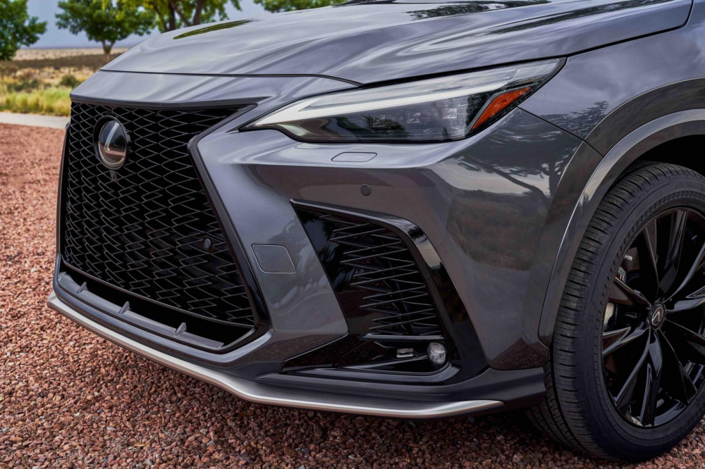 Lexus NX 2022 được bổ sung đèn pha mới