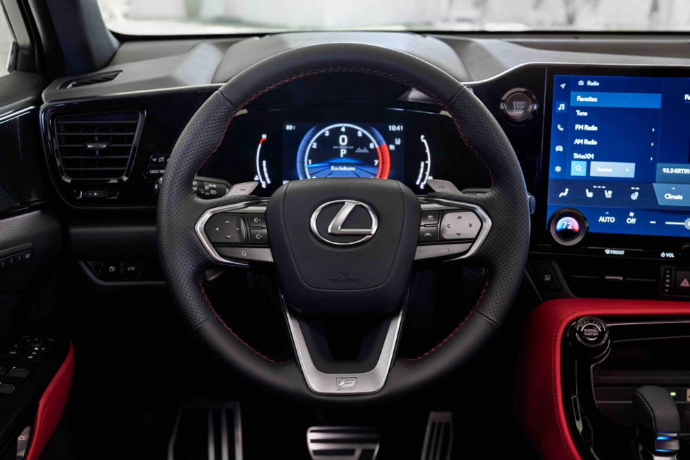 Vô lăng của Lexus NX 2022