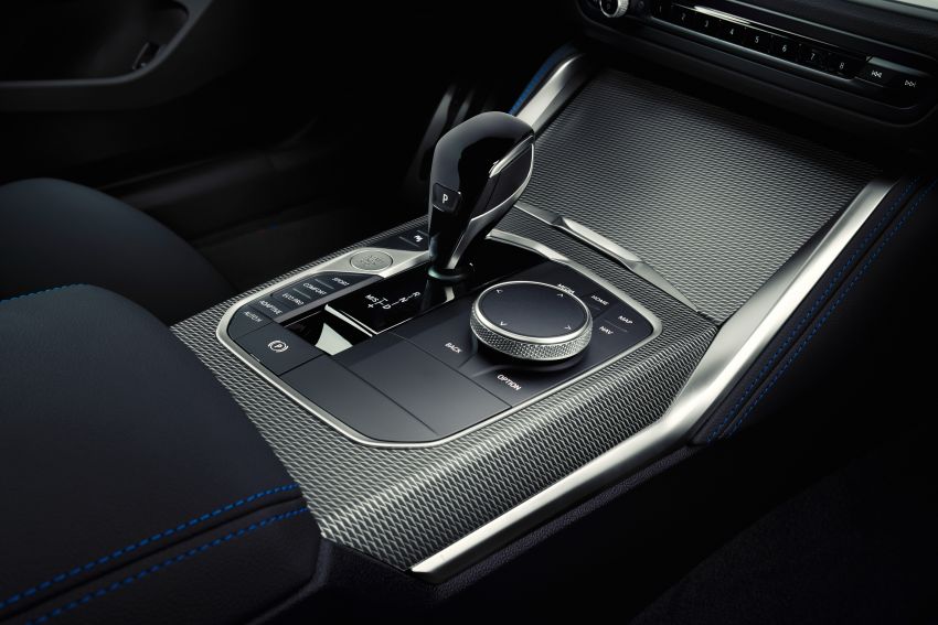 BMW 4-Series Gran Coupe 2022 dùng hộp số tự động 8 cấp BMW 4-Series Gran Coupe 2022 dùng hộp số tự động 8 cấp