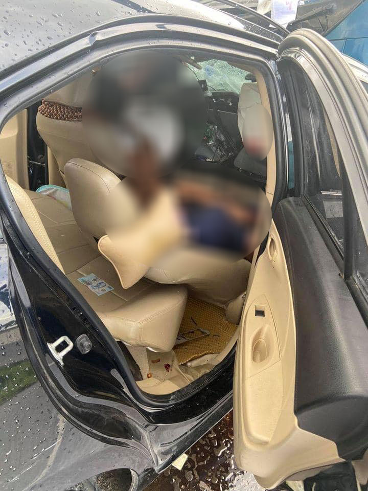 T&uacute;i kh&iacute; b&ecirc;n trong chiếc Toyota Vios đ&atilde; bung ra