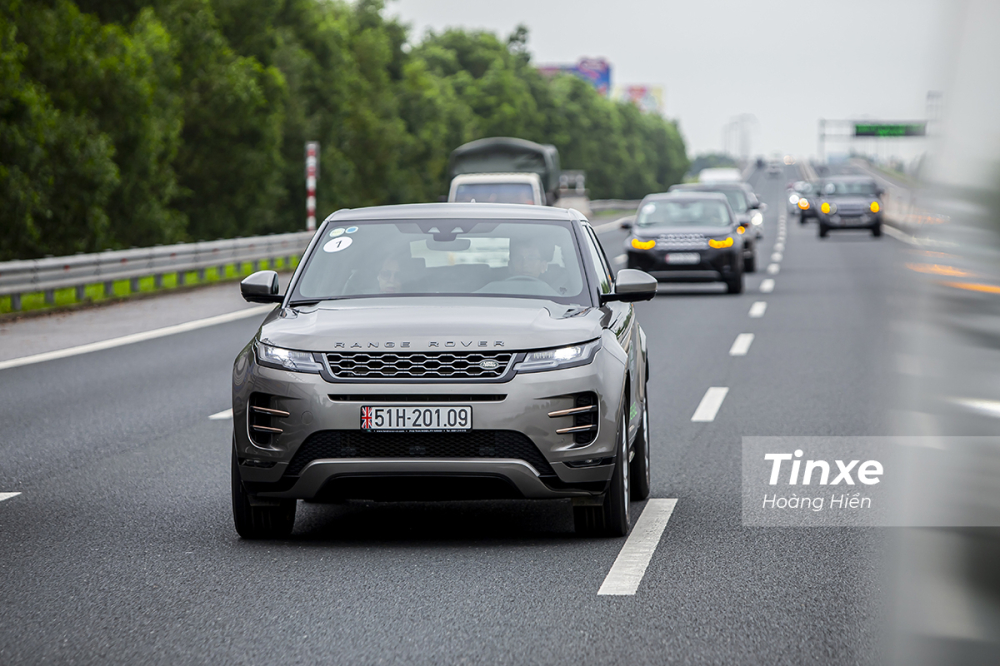 Vạch kẻ đường 2.1 tr&ecirc;n những đoạn đường cho ph&eacute;p chạy tốc độ cao sẽ d&agrave;i hơn hẳn theo quy định trong quy chuẩn 41.