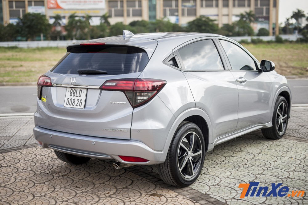 Giá bán của Honda HR-V cao nhất phân khúc SUV đô thị cỡ B và thậm chí còn ngang với một số mẫu xe cỡ C.