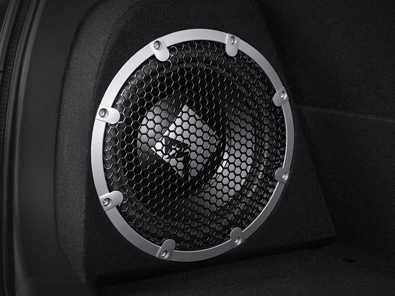 2 phi&ecirc;n bản đặc biệt đều c&oacute; hệ thống &acirc;m thanh Rockford Fosgate