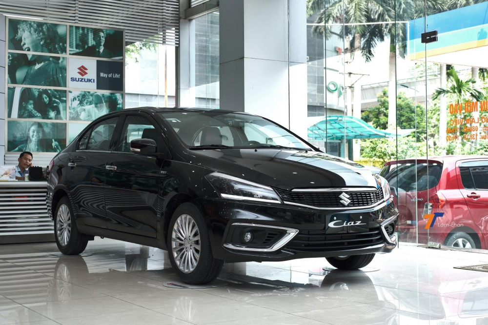 Suzuki Ciaz đang c&oacute; ưu đ&atilde;i giảm gi&aacute; tới 60 triệu đồng tại đại l&yacute;.