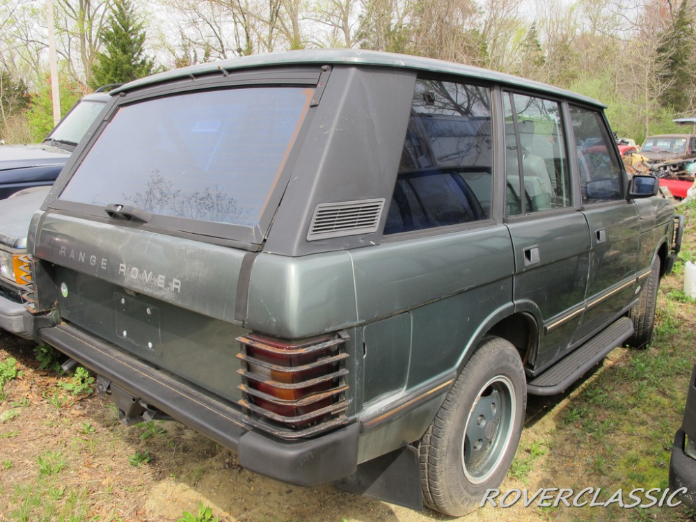 16 chiếc Range Rover này được bán với giá 73.000 USD
