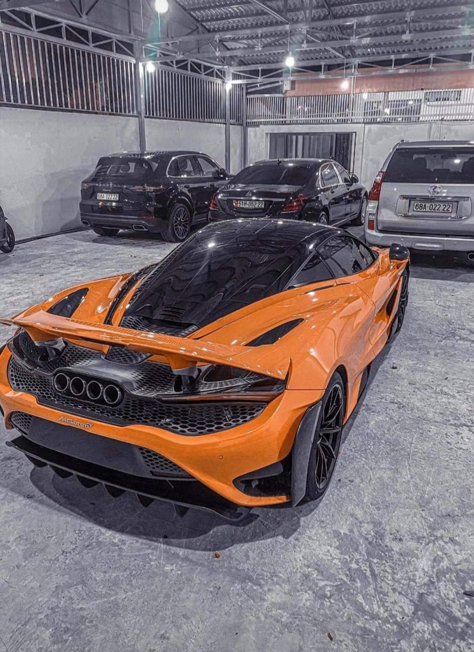 Cư d&acirc;n mạng đang t&ograve; m&ograve; kh&ocirc;ng biết chủ nh&acirc;n của chiếc xe McLaren 765LT n&agrave;y c&oacute; bấm ra được biển số li&ecirc;n quan con số 2 hay kh&ocirc;ng