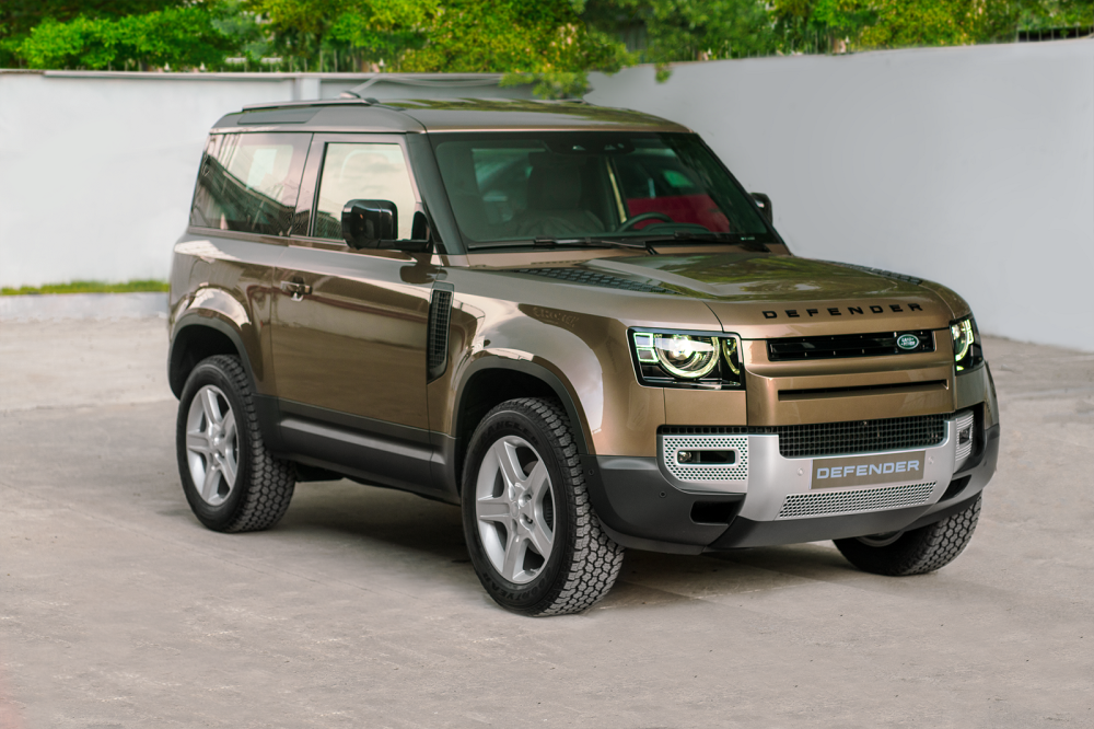 Land Rover Defender 90 2021 đ&atilde; ch&iacute;nh thức được ra mắt Việt Nam.