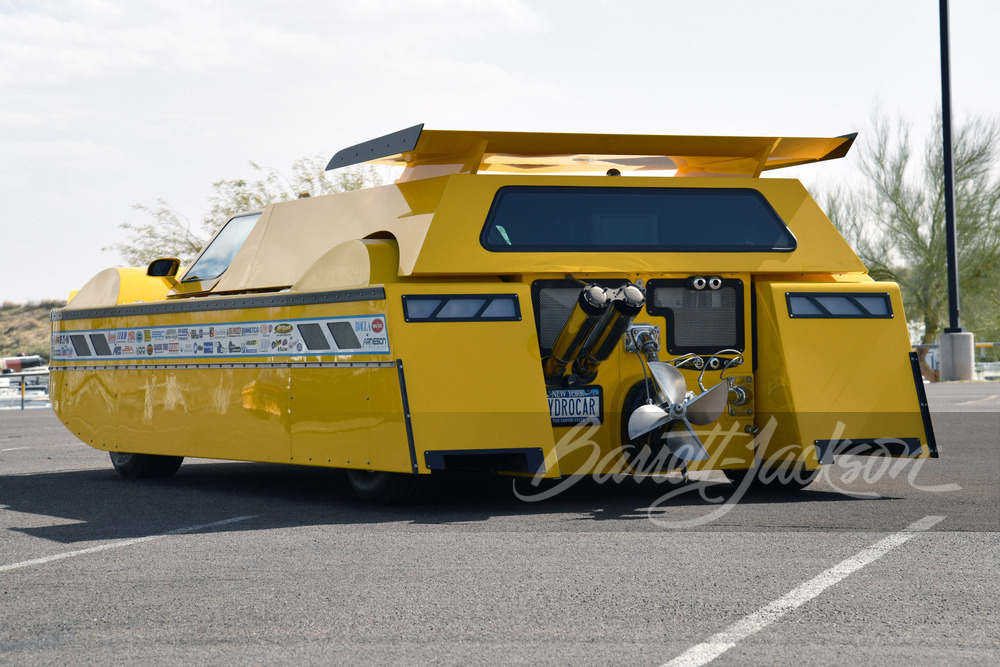 Phía sau của xe lưỡng cư Hydrocar