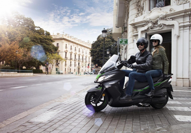Kawasaki J125 - xe tay ga đặc biệt của Kawasaki tại Châu Âu Kawasaki J125 - xe tay ga đặc biệt của Kawasaki tại Châu Âu