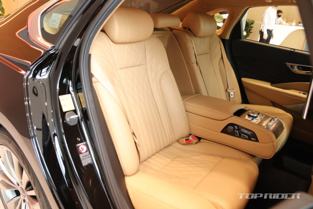 Ghế sau của Kia K9 2021