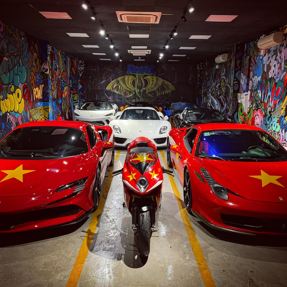 Chiếc xe Porsche 918 Spyder đ&atilde; được b&iacute; mật vận chuyển về lại garage chuy&ecirc;n mua b&aacute;n si&ecirc;u xe ở Tp.HCM
