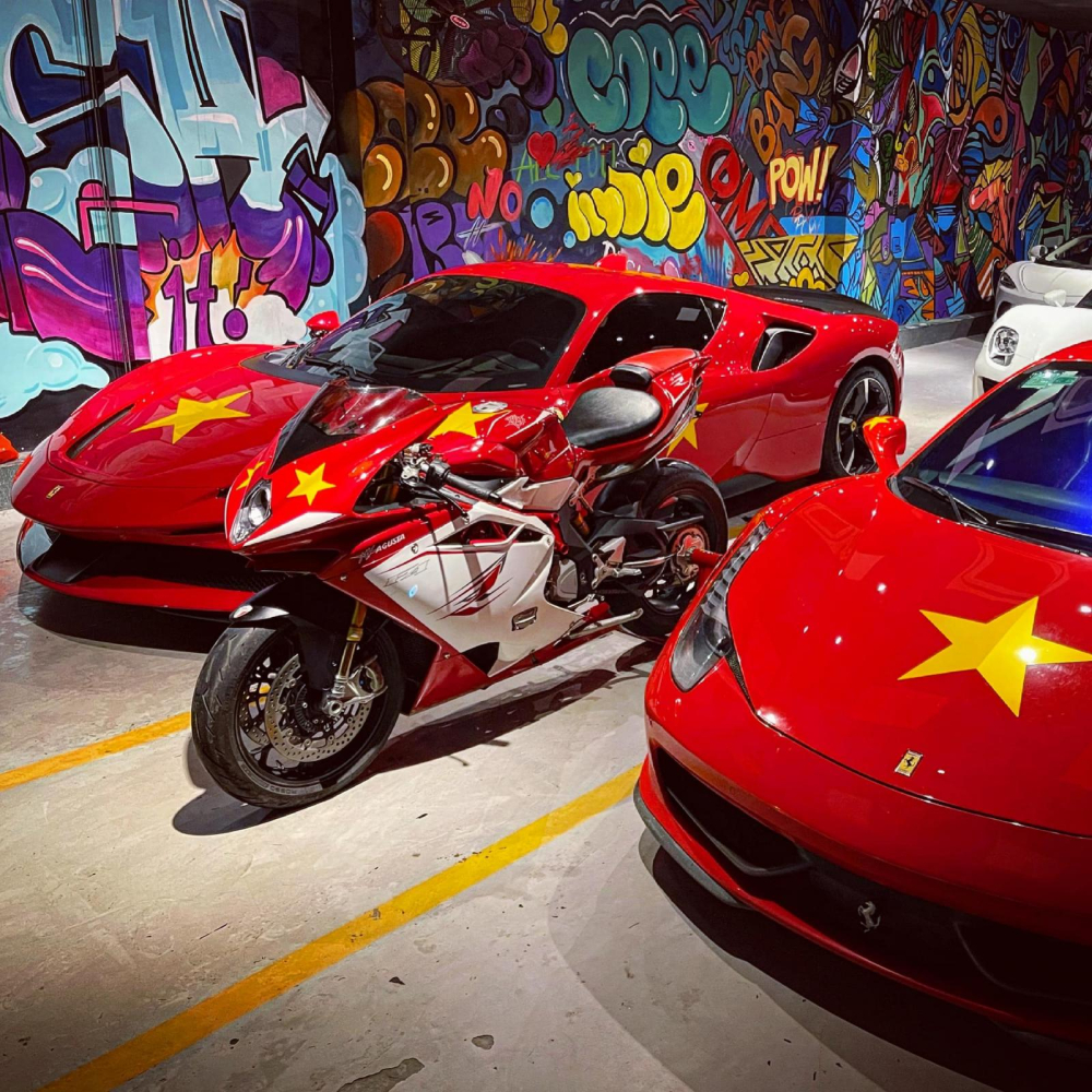 Tại đây chiếc Porsche 918 Spyder đã gặp lại người quen là Ferrari SF90 Stradale thứ 2 về nước Tại đây chiếc Porsche 918 Spyder đã gặp lại người quen là Ferrari SF90 Stradale thứ 2 về nước