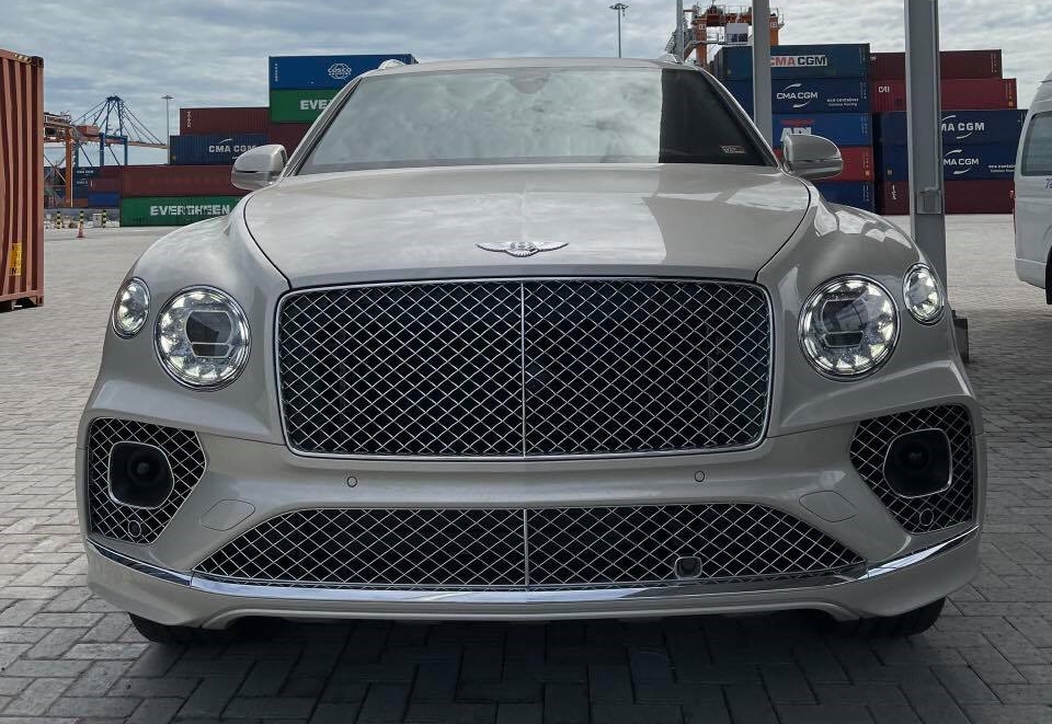 Diện mạo SUV si&ecirc;u sang Bentley Bentayga V8 mới về nước