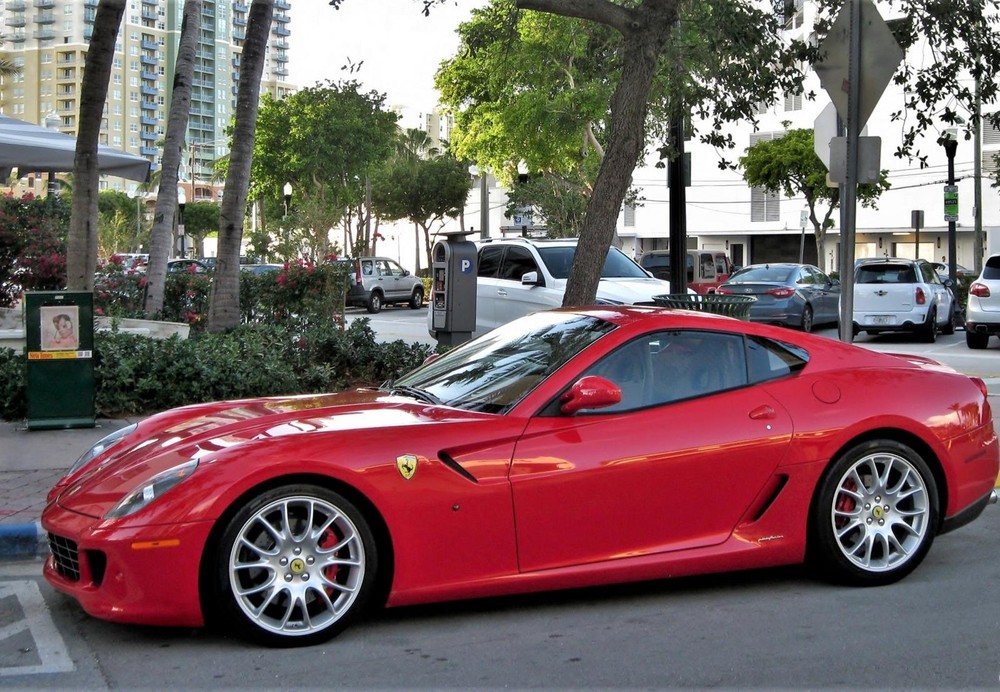  Chi cục Hải quan Hải Ph&ograve;ng từng đấu gi&aacute; 1 chiếc si&ecirc;u xe Ferrari 599 GTB được nhập lậu về nước