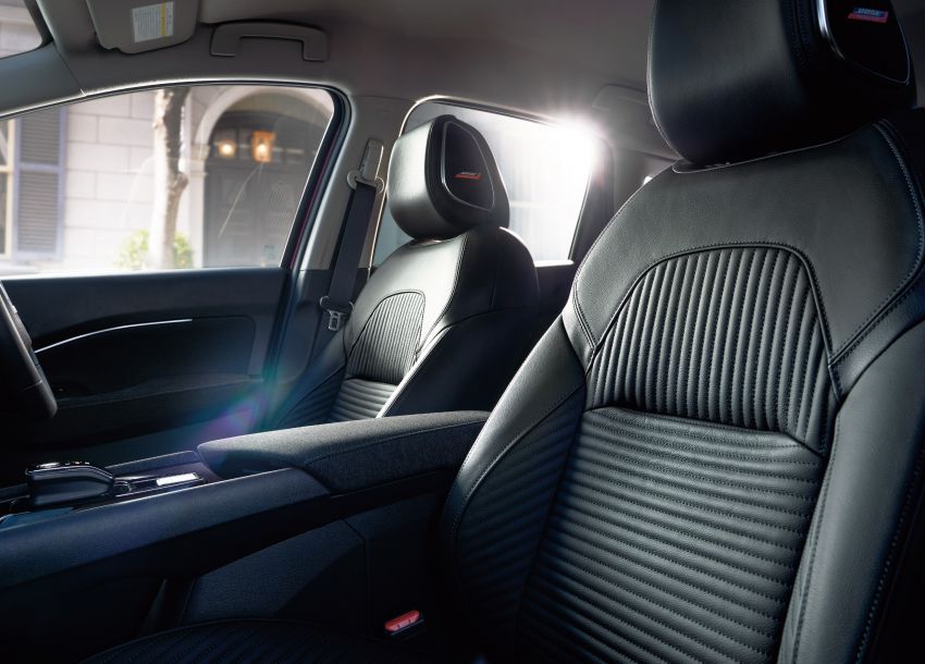 Ghế bọc da của Nissan Note Aura 2022 bản cao cấp