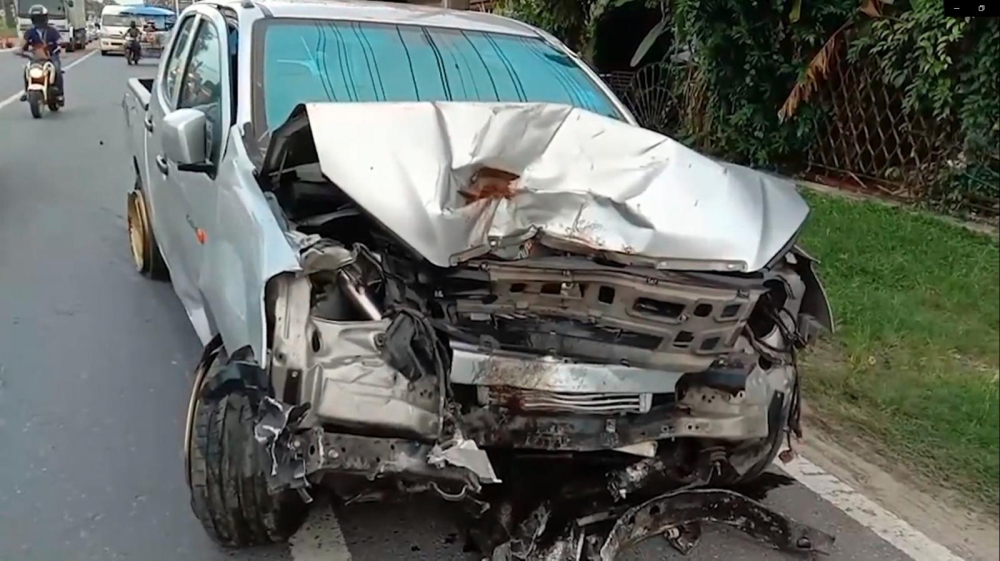 Chiếc xe bán tải Isuzu D-Max tại hiện trường vụ tai nạn