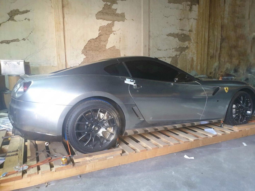 Hình ảnh siêu xe Ferrari 599 GTB lúc mới về Việt Nam