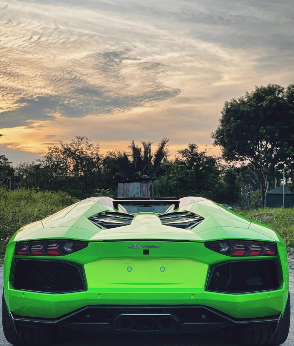 Ống xả độ này rất giống Lamborghini Aventador Roadster của Bình Phước