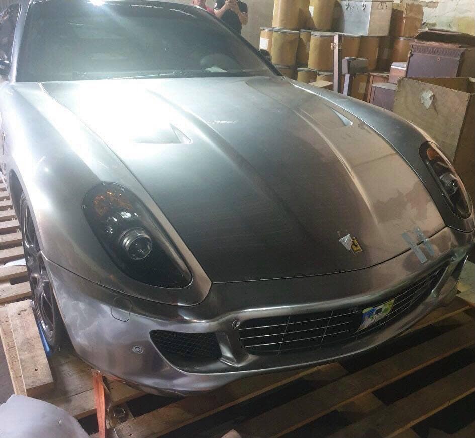 Màu áo của chiếc xe Ferrari 599 GTB này nhiều khả năng đã được sơn đổi màu