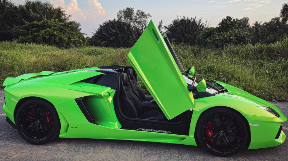 Chiếc Lamborghini Aventador LP700-4 Roadster ở Bình Phước mới được bán lại Chiếc Lamborghini Aventador LP700-4 Roadster ở Bình Phước mới được bán lại