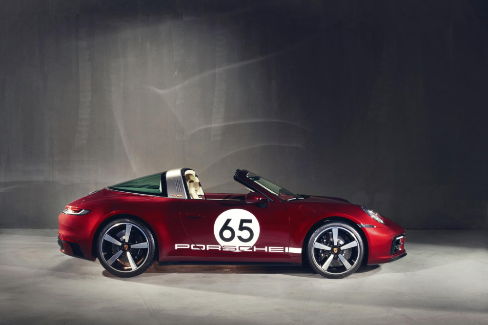 Porsche 911 Targa 4S Heritage Design c&oacute; gi&aacute; 11,59 tỷ đồng tại Việt Nam