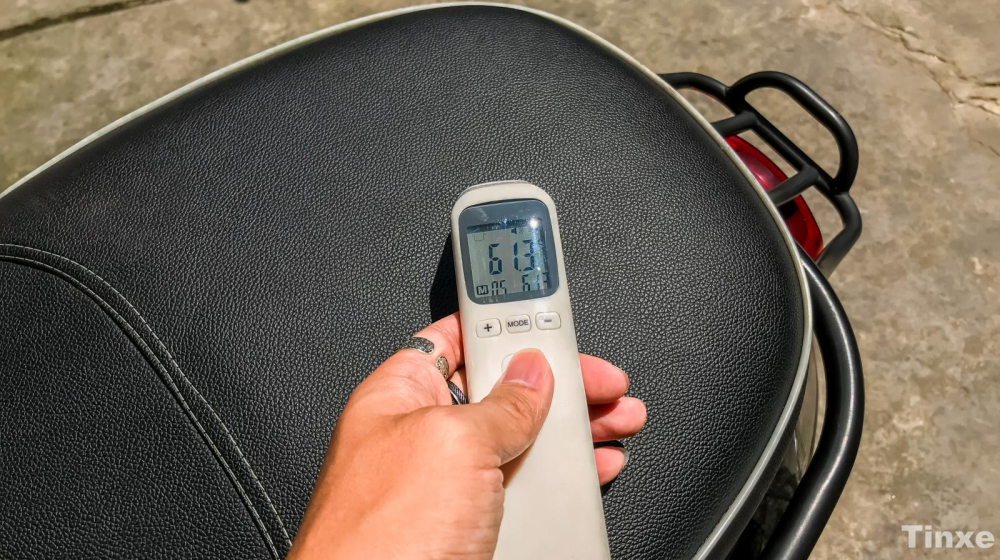 Nhiệt độ y&ecirc;n xe l&ecirc;n tới hơn 60 độ chỉ sau v&agrave;i ph&uacute;t phơi nắng