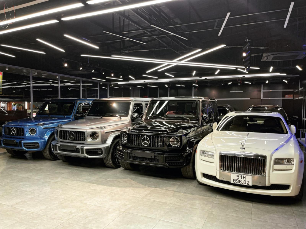 Chiếc Mercedes-AMG G63 màu xanh mới được chủ vườn lan đột biến ở Bình Phước tậu Chiếc Mercedes-AMG G63 màu xanh mới được chủ vườn lan đột biến ở Bình Phước tậu