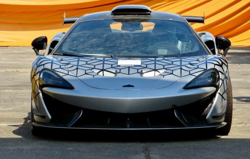 Si&ecirc;u xe h&agrave;ng hiếm McLaren 620R nhập lậu v&agrave;o Philippines