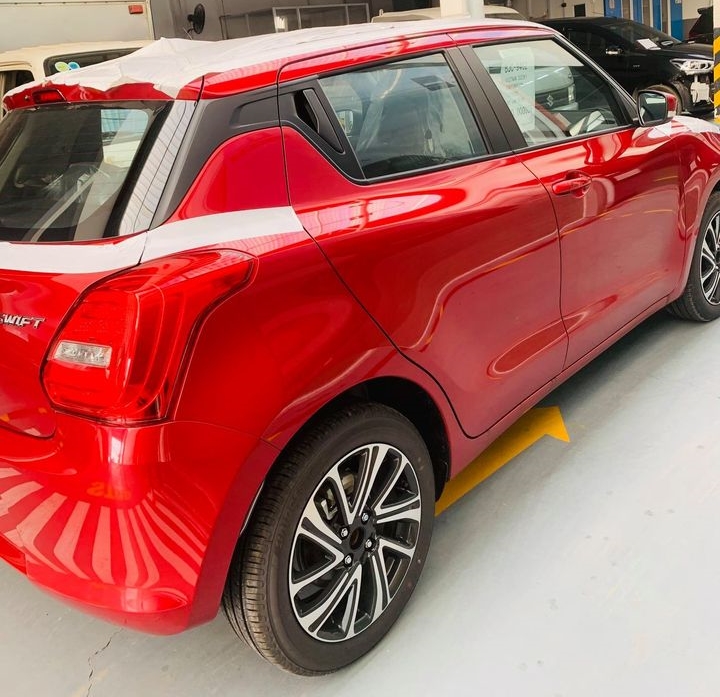 Giá xe Suzuki Swift 2021 là 549,9 triệu đồng
