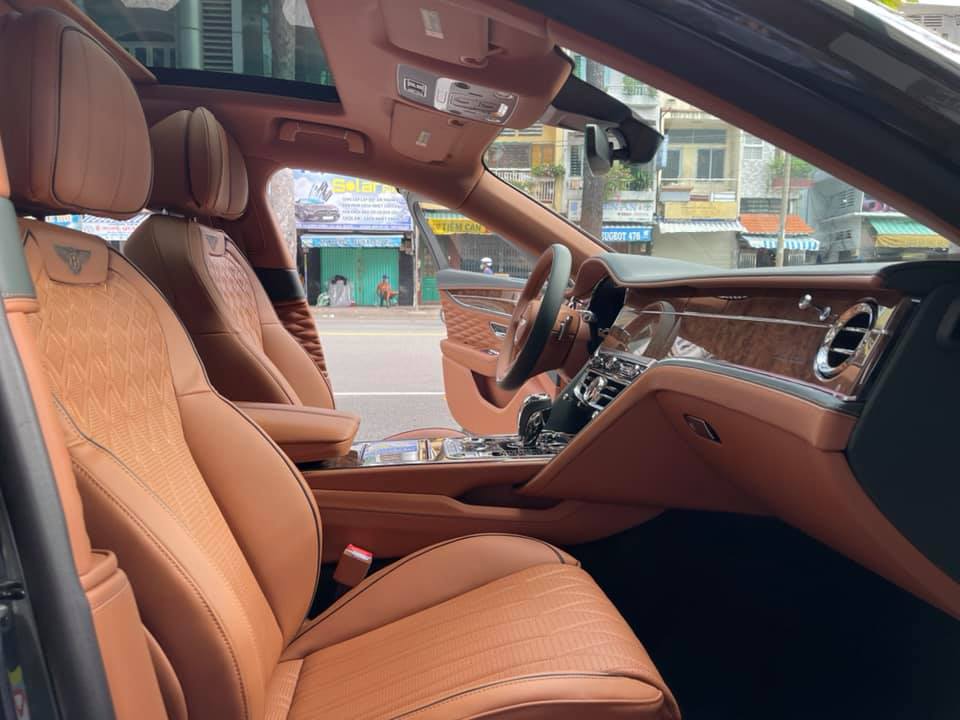 Khoang lái của Bentley Flying Spur First Edition