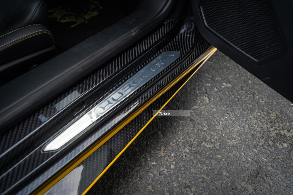 Bậc cửa carbon