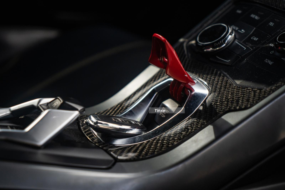 Nút khởi động ấn tượng trên Lamborghini Huracan