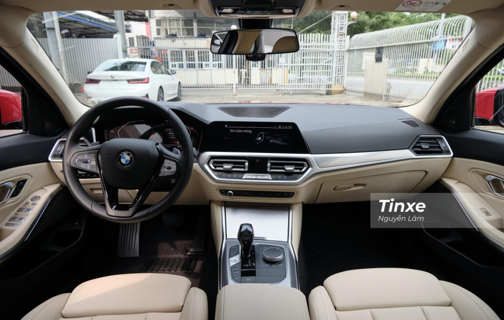 Nội thất của BMW 320i Sport Line Plus. Nội thất của BMW 320i Sport Line Plus.